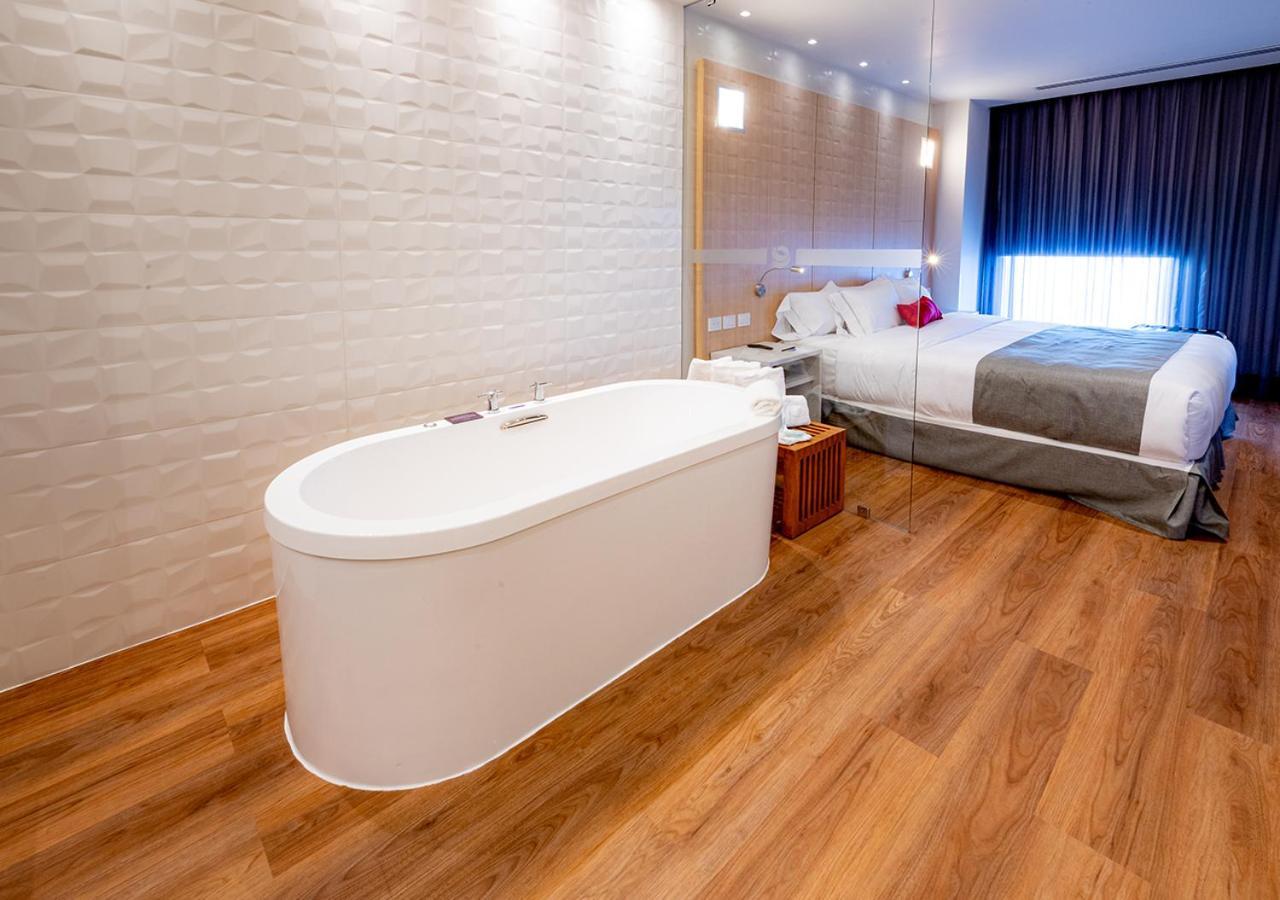 Ramada Encore By Wyndham Guadalajara Aeropuerto Las Pintas Εξωτερικό φωτογραφία