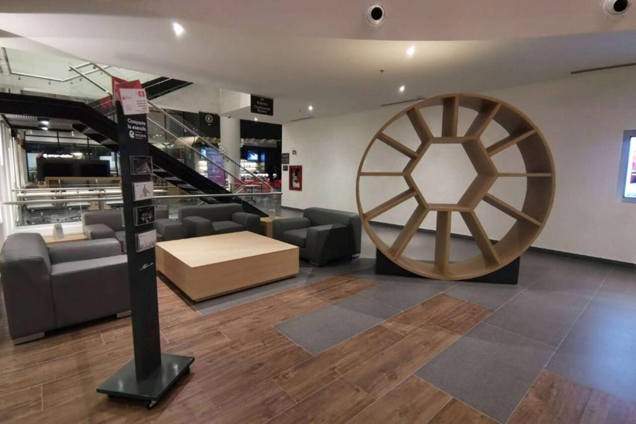 Ramada Encore By Wyndham Guadalajara Aeropuerto Las Pintas Εξωτερικό φωτογραφία